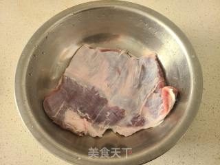 番茄炖牛腩的做法步骤：1