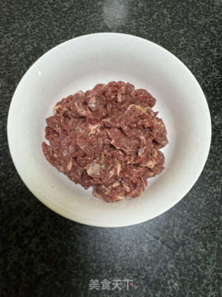 生菜牛肉拌饭的做法步骤：2