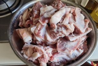 红烧羊肉的做法步骤：1