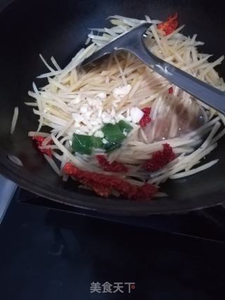 酸辣土豆丝的做法步骤：4