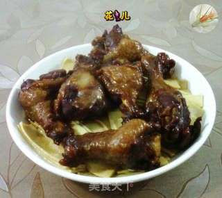 酱鸡翅根蒸厚千张的做法