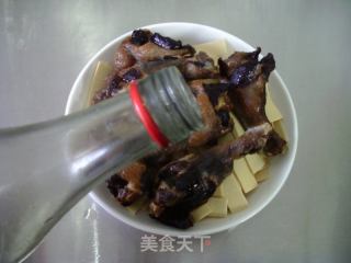 酱鸡翅根蒸厚千张的做法步骤：4