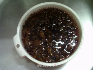梅干菜豆腐鸡爪煲的做法步骤：2