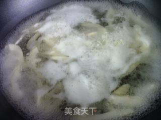 青椒雷笋炒面筋的做法步骤：5
