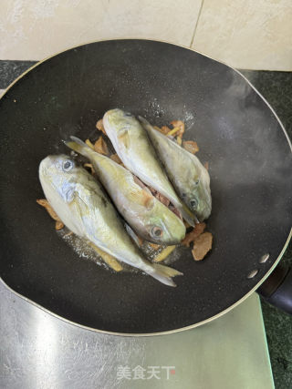 菜脯焖河豚鱼的做法步骤：8