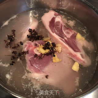 清炖羊后腿肉的做法步骤：3