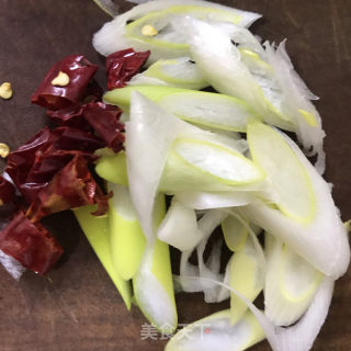 蒜炒炒木耳的做法步骤：4