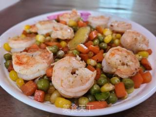 虾仁炒豌豆红萝卜玉米粒的做法步骤：10