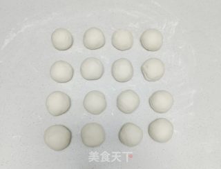 薄如蝉翼之春饼的做法步骤：3