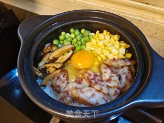腊肠煲仔饭的做法步骤：4