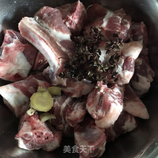 陈皮烧排骨的做法步骤：1