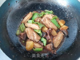 鸡翅烧土豆的做法步骤：15