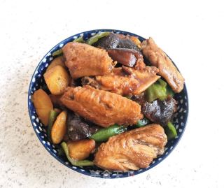 鸡翅烧土豆的做法步骤：16
