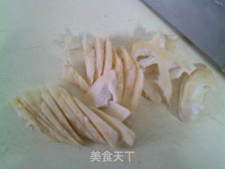 雷笋酱肉炒梅豆的做法步骤：2