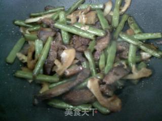 雷笋酱肉炒梅豆的做法步骤：10