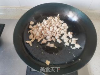 青椒炒鸡丁的做法步骤：3