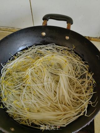 酸辣牛肉粉的做法步骤：4