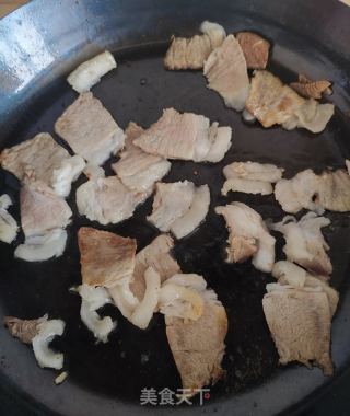 回锅肉的做法步骤：4