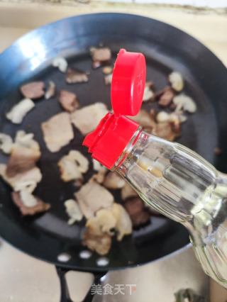 回锅肉的做法步骤：5