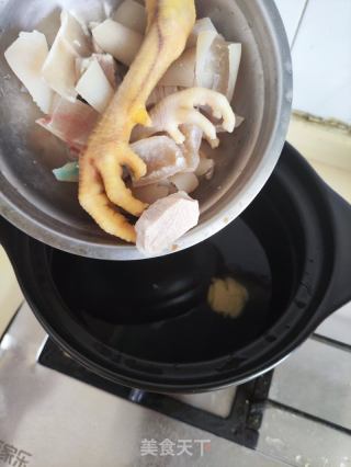 海参花胶爪爪汤的做法步骤：5
