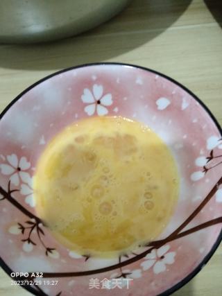 葫芦瓜炒鸡蛋的做法步骤：1