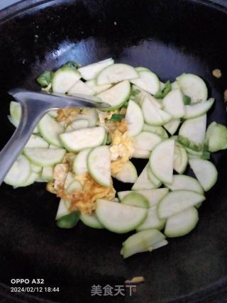 葫芦瓜炒鸡蛋的做法步骤：5