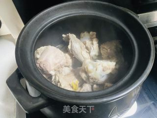 雪萝卜当归大骨汤的做法步骤：7