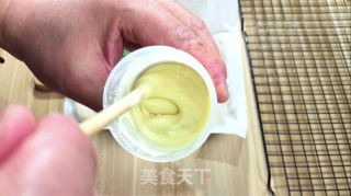 抹茶脆壳巧克力布朗尼，甜蜜白巧、奶香奶酪，集奶香和茶香于一身。的做法步骤：11