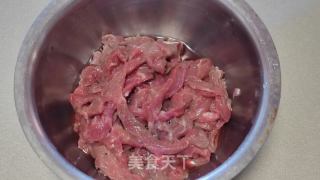 绝配，牛肉丝炒芹菜的做法步骤：1
