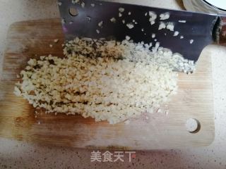 炸蒜蓉酱的做法步骤：1