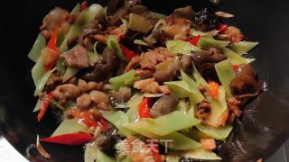 家常青笋木耳肉片的做法步骤：7