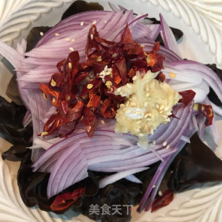 洋葱拌木耳的做法步骤：6