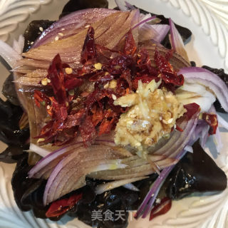 洋葱拌木耳的做法步骤：7