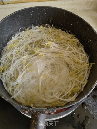 酸菜粉丝汤的做法步骤：5