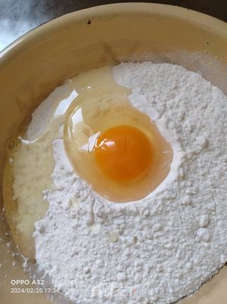 烙煎饼的做法步骤：1
