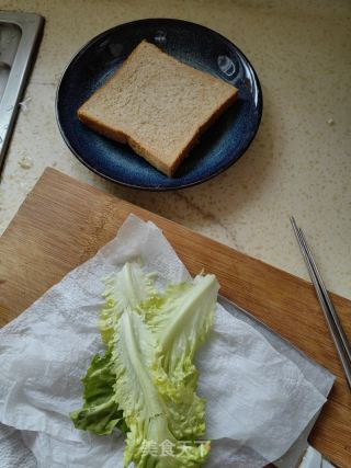 鸡排三明治的做法步骤：2