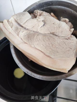 猪肉鸡骨葛根汤的做法步骤：4