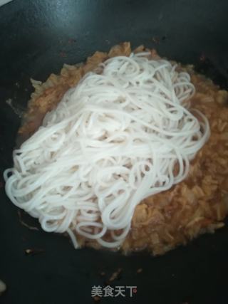 牛肉哨子炒米线的做法步骤：8