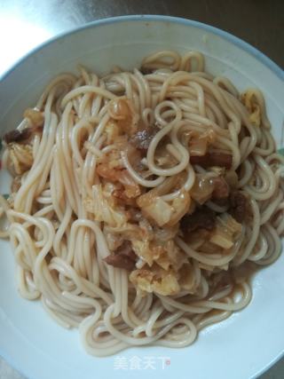牛肉哨子炒米线的做法步骤：10