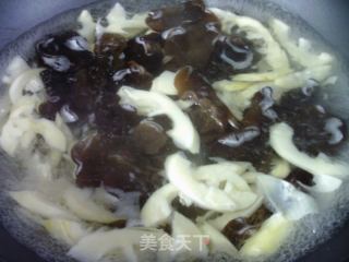 酱肉黑木耳炒雷笋的做法步骤：4