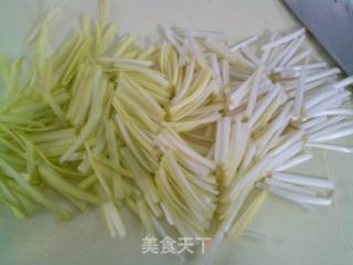 双椒炒韭黄的做法步骤：3