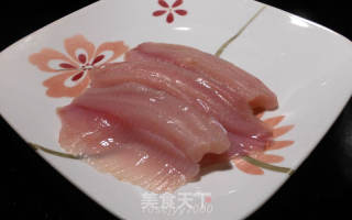 酥炸鱼块的做法步骤：1