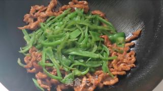 青椒肉丝的做法步骤：4
