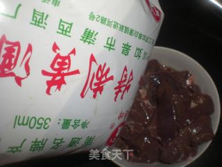 蒜薹百叶炒猪肝的做法步骤：5