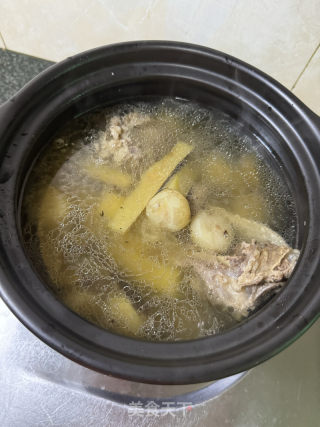 马蹄甘蔗煲羊骨汤的做法步骤：12