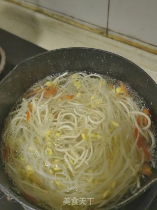 青椒肉丝豆芽儿拌面的做法步骤：6