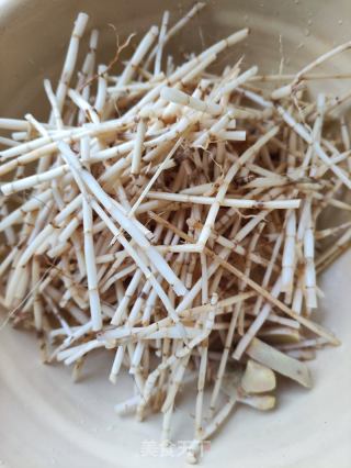 茅根竹蔗马蹄水的做法步骤：1