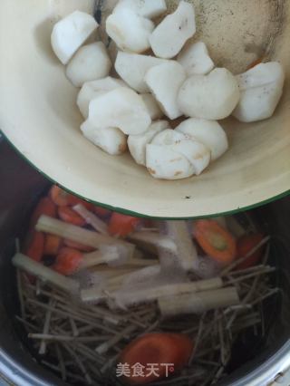 茅根竹蔗马蹄水的做法步骤：7