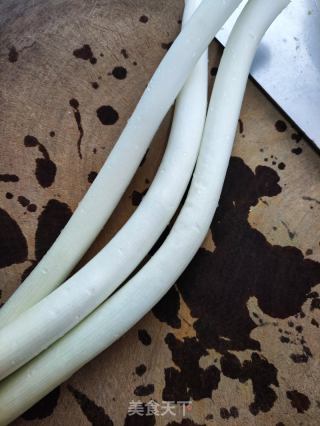 大葱炒肉丝的做法步骤：1