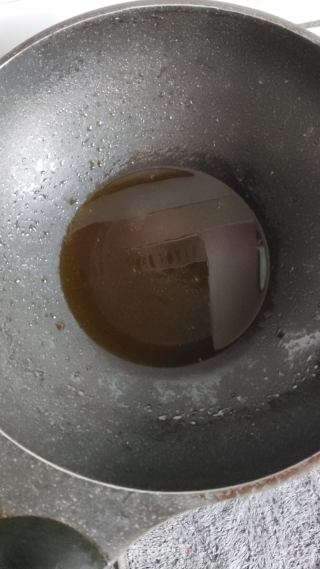 蒜苗炒腊肉的做法步骤：3